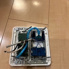 ダブルコンセント&LAN&TELの画像