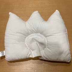 クラウン型ベビードーナツ枕の画像