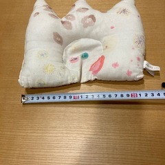 クラウン型ベビードーナツ枕の画像