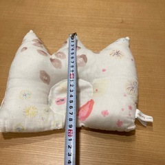 クラウン型ベビードーナツ枕の画像