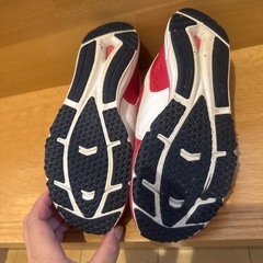 PUMA ランニングシューズの画像
