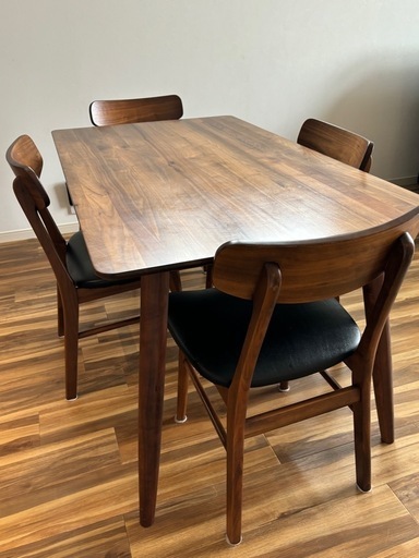 美品　ダイニングテーブル　(椅子別売り)