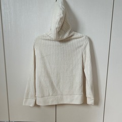 ホワイト フリースジャケット H刺繍 フード付き 150cmの画像