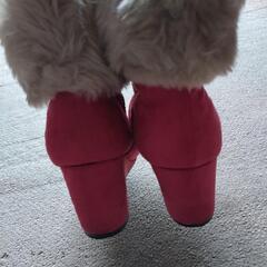赤のファ付きブーツ👢の画像