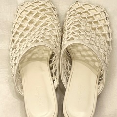 美品 ungrid メッシュ編みヒールサンダル アングリッド サボ 24.5cmの画像