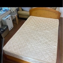 セミダブルベッド