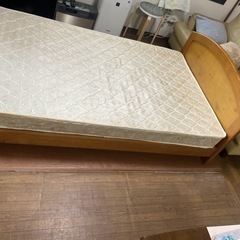 セミダブルベッドの画像