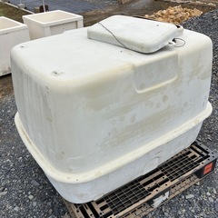 100円にします。FRPタンク　金魚は飼えません！の画像