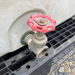 100円にします。FRPタンク　金魚は飼えません！の画像