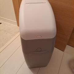 アップリカ　新品未使用　カートリッジ付き　オムツ　ゴミ箱　