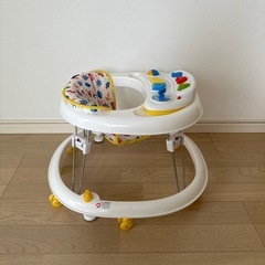 歩行器　西松屋
