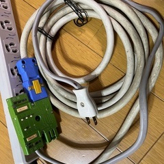 三口コンセント用　延長コードの画像