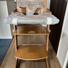 ゴイター　ハイチェア
の画像