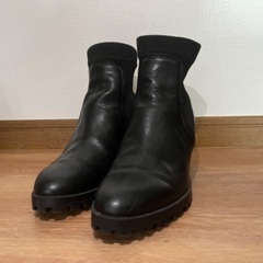 ZARA ブーツの画像