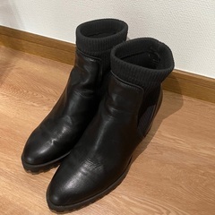 ZARA ブーツの画像