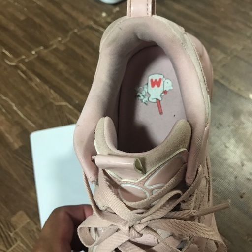 希少限定品ハローキティ✖︎PUMAコラボ