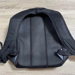【新品】 ビジネスリュック 背面クッション 超軽量 黒 ブラック PCリュックの画像