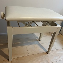 ピアノ用の椅子