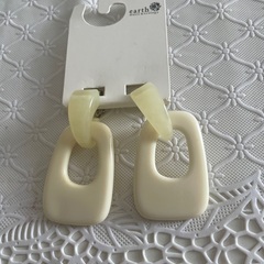 全部アースの商品イヤリングの画像