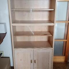 食器棚の画像