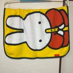 ★ミッフィー　膝掛け　小さな汚れアリ　毛玉あり　車　ペット用にも★