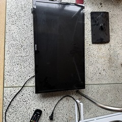 液晶テレビ、ゲームソフト、１つ100円