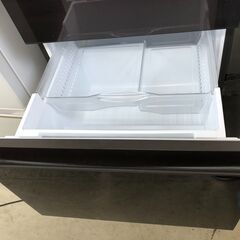 値下げしました！パナソニック Panasonic 冷蔵庫 NR-C374GC 2023年製 高年式 .ガラストップ インテリア 大型冷蔵庫 幅59cm 365L ファミリータイプ 大容量 3ドア 右開き 野菜室が真ん中 自動製氷機能　スリム おしゃれ クリーニング済 堺市 石津【ジャングルジャングル石津店】の画像
