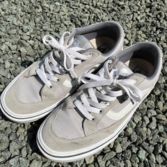 VANSヴァンズのスニーカー！グレー26センチ