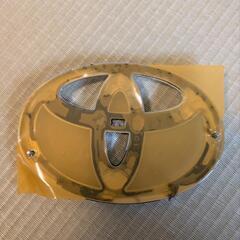 【値下げ】新車外しトヨタ 200系 ハイエース 純正 フロント エンブレム 価格 3,300円の画像