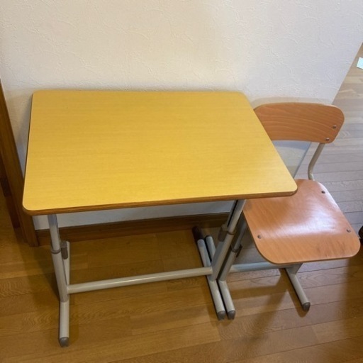アイリスチトセ 学童机・椅子