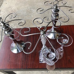 ワイングラススタンドとワイングラスの画像