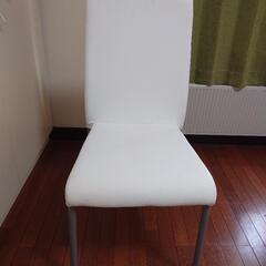 白い椅子