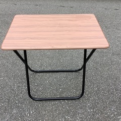一人用テーブルの画像