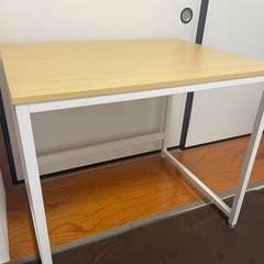 パソコンデスクの画像