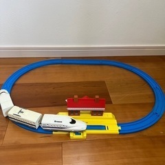 プラレール　N700系　のぞみ　新幹線　動力車　駅舎　直線レール　曲線レール　ストップアンドゴーの画像