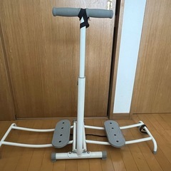 太もも　 トレーニングマシン