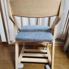 学習椅子の画像