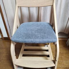 学習椅子の画像