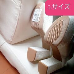 白　ラメ　ショートブーツ　　デパートブランドのワールドの画像