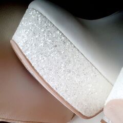 白　ラメ　ショートブーツ　　デパートブランドのワールドの画像