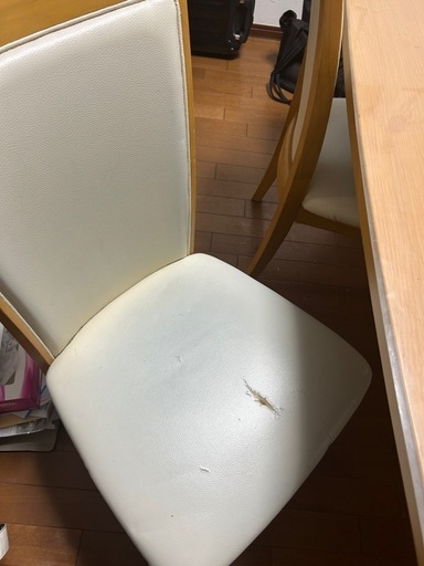 ニトリ4人がけダイニングテーブルセット