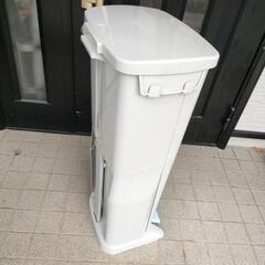 上下2段ゴミ箱の画像