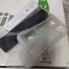 wii本体、wiifit、カセット７本、マリオカートの画像