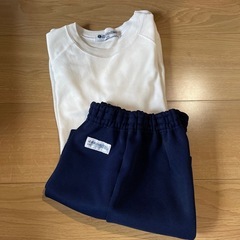 体操服　サイズ140
