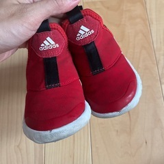 adidasスニーカーの画像