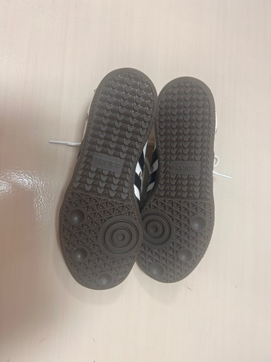 adidasオリジナルシューズ23cm