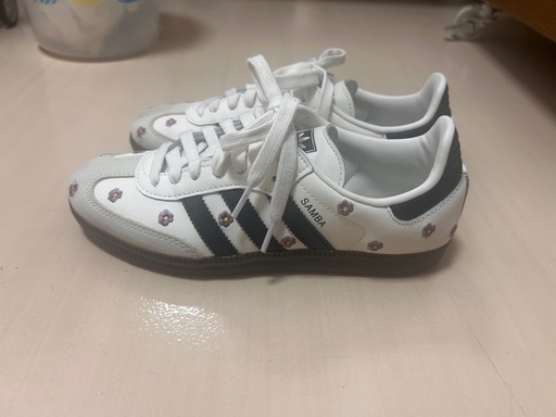 adidasオリジナルシューズ23cm