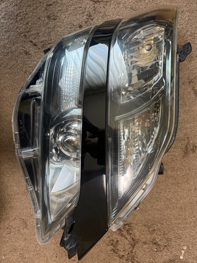 ヴェルファイア20ヘッドライト右