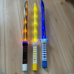 光る剣3本セット
