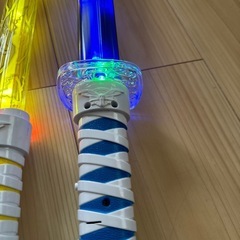光る剣3本セットの画像